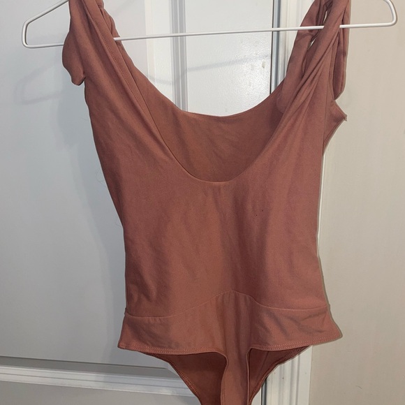 Pink lulus bodysuit - Picture 2 of 3